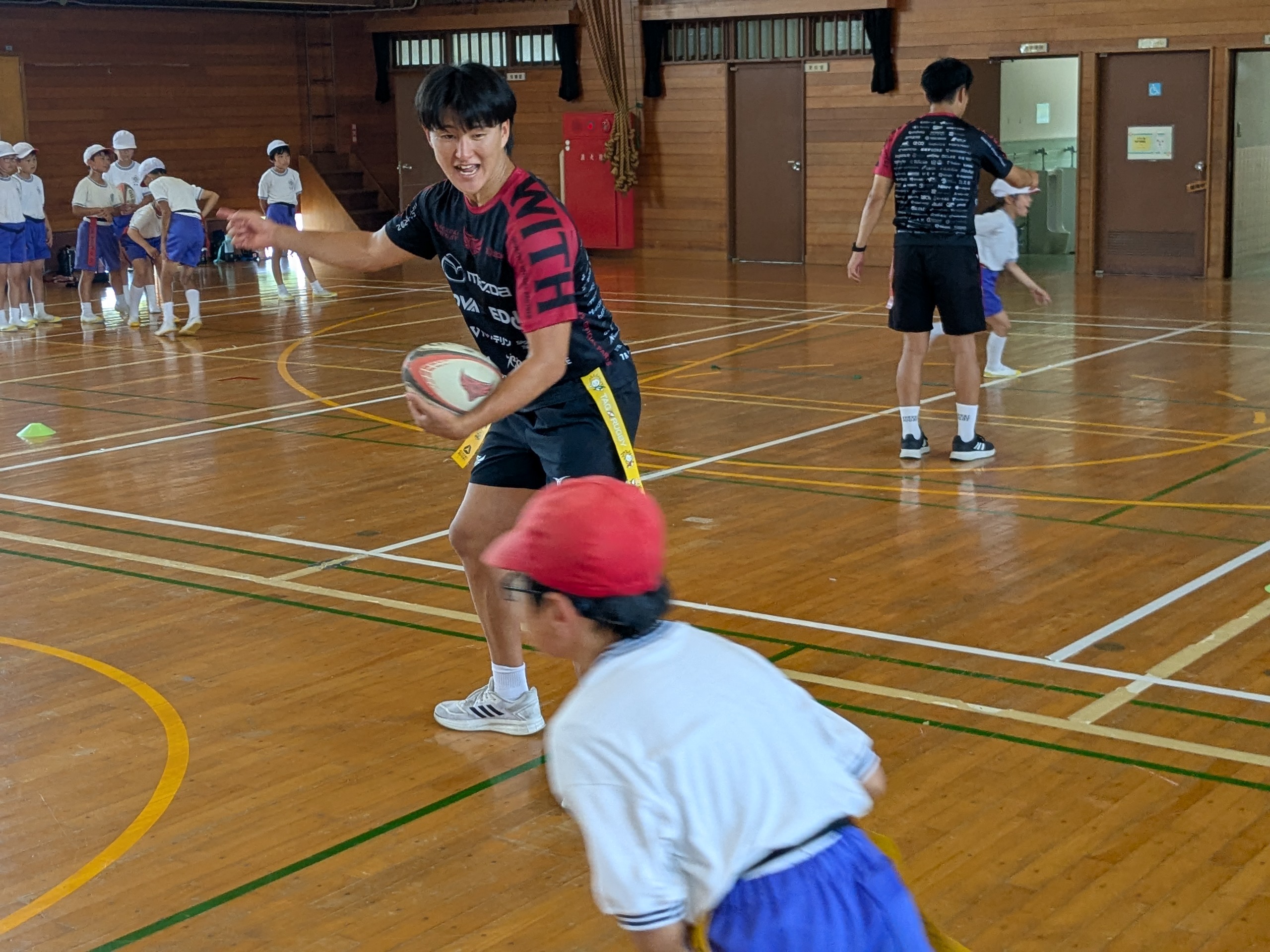 東広島市立中黒瀬小学校でタグラグビー教室を実施しました 画像