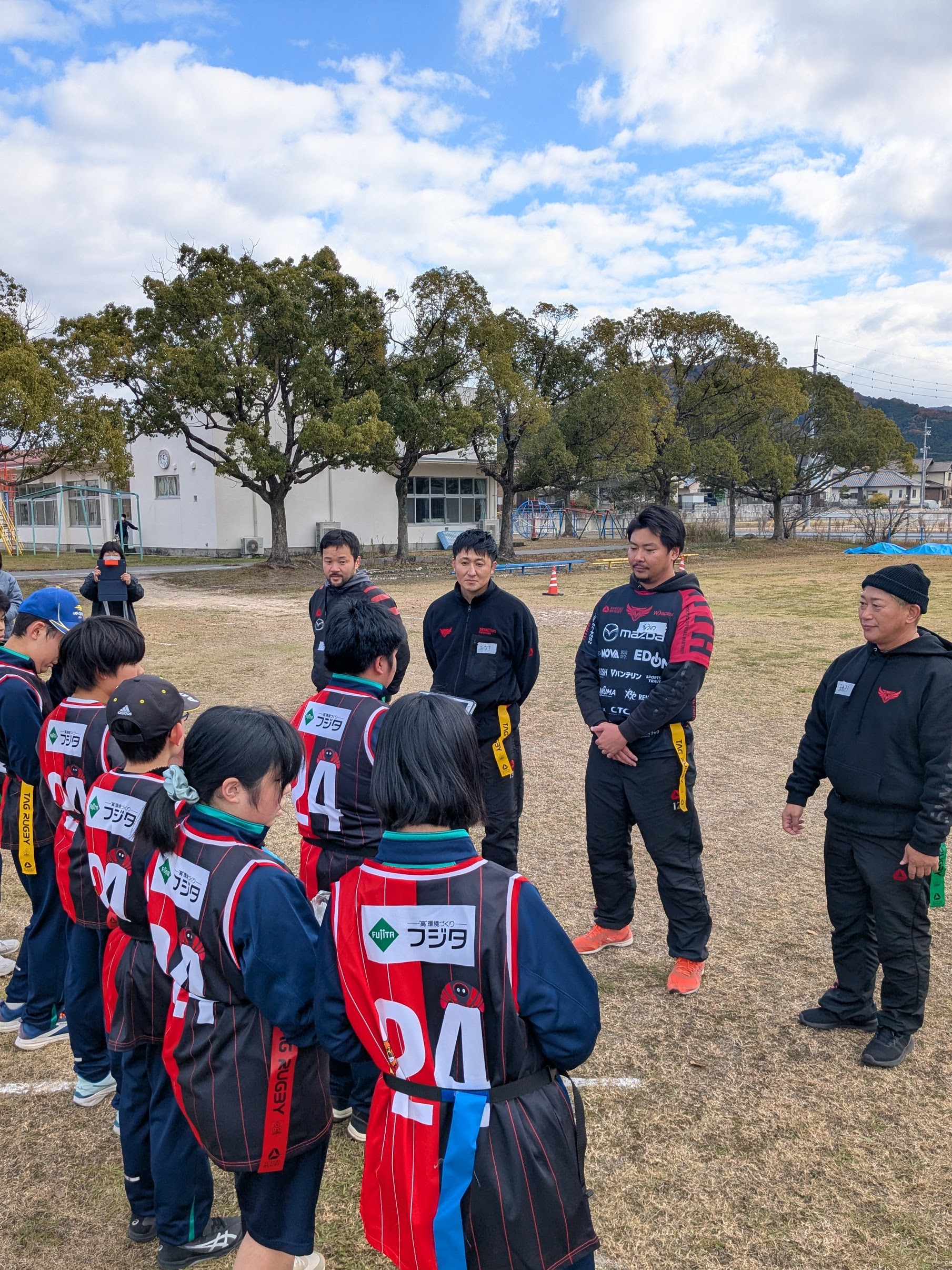 特別支援学校でラグビー体験会を実施しました 画像